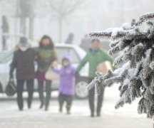 1月30日朝、内モンゴル呼倫貝爾市では珍しい氷の霧の天気が現れて、可視度は50メートルにならなくて、牙克石市、根河市などの町の気温はマイナス44度以下まで下がって、その中に根川市、図里河などの町はマイナス45度の厳寒天気が現れます。今回の寒流はもう3日続いていて、最も寒いのは森林エリアの根河、図里河で現れて、最低の温度はマイナス46.9度まで下がっています。