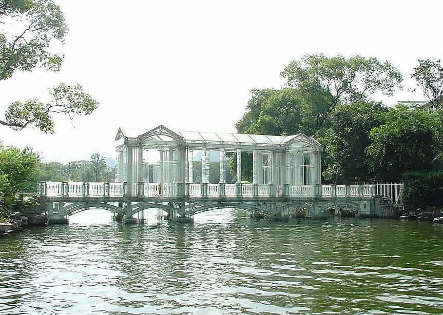 ガラス橋