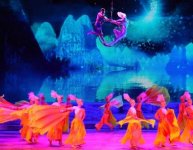 桂林「山水間」少数民族舞踊＆雑技ショー