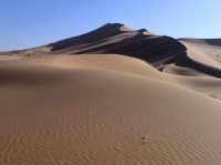 巴丹吉林砂漠(バダインジャラン砂漠)撮影者：旅情中国お客様　大谷和男
