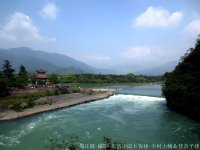 成都発楽山大仏(遊覧船なし)観光＆凌雲寺＆都江堰日帰り観光