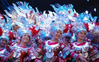 桂林少数民族踊り
