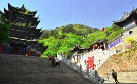 千山（无量観竜泉寺）
