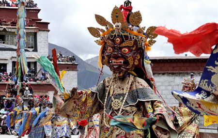 直貢梯寺跳神節