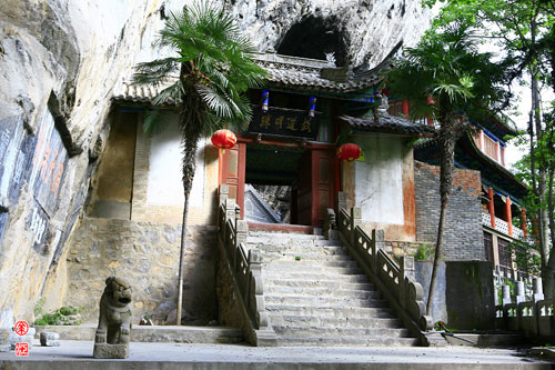 霊岩寺